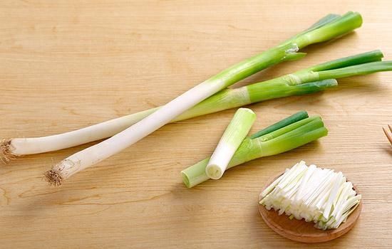 炖猪肉时,调料越少越好,牢记“3放1不放”肉香味浓,没腥味