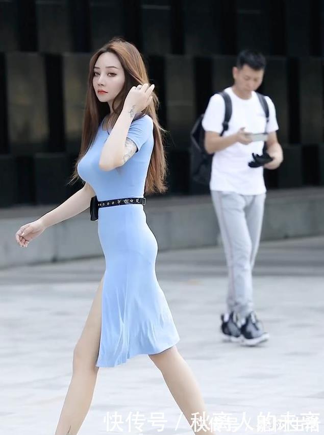 修身 纯色修身连衣裙搭配白色运动鞋，娇嫩丰盈，飘逸美丽