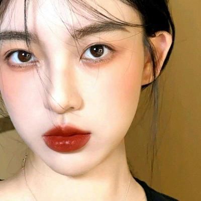 女生有这3大“坏习惯”,会让你的嘴唇越变越“丑”,中一条也不行