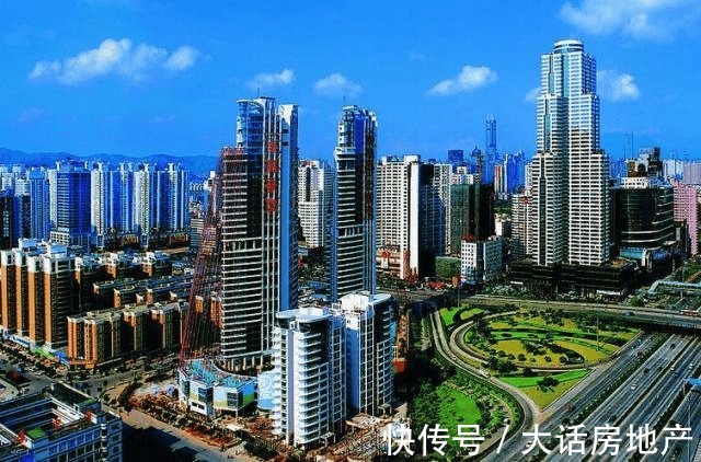 欠债|荣盛发展，欠债2300多亿，近期出现商票危机，陷入了困境