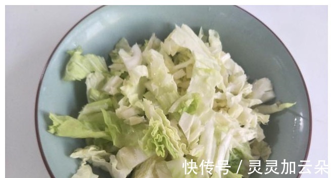 热气腾腾|一个人吃早餐不将就,荷包鸡蛋下挂面,简单省事,热气腾腾真香!