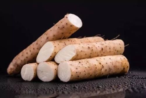 女性|湿气重的女性，每天多吃6种食物，或有助于排湿除寒