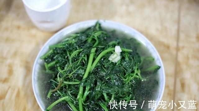 6口人的晚餐，8道菜花费不到150元，网友：羡慕四线城市的生活