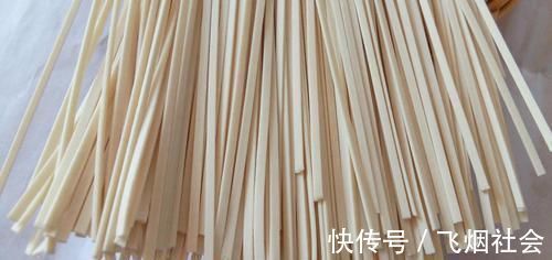 长期|买面条时，这两种要避开，长期吃还真不是小事，很多人吃了闷亏
