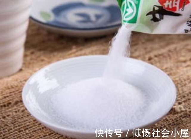 食盐|28岁女子高血脂加重，医生直言：家里2种“调味料”，炒菜时尽量少放