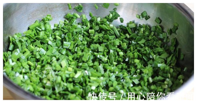 韭菜鸡蛋|韭菜鸡蛋还在包饺子吗,教你这种做法,3分钟出锅,家人嚷着吃