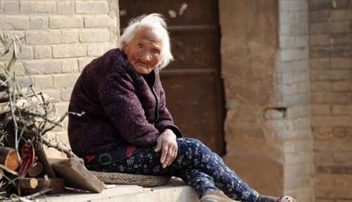 不抽烟|如果一个人不喝酒不抽烟,那么最多能活多久专家给出答案