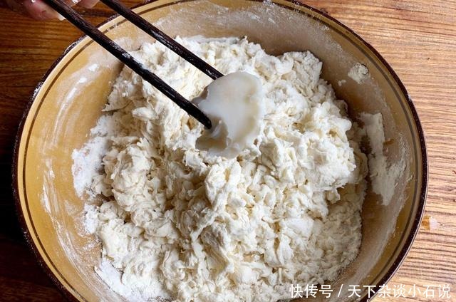 发面时加1勺它,蒸出的馒头、包子洁白松软,一次一锅不够吃