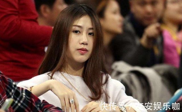 荆灵|名模美女身高1米74,嫁中国男篮一哥,如今生2个儿子在家当主妇