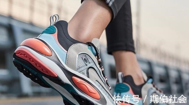 nike 你瞧不上的“国产跑鞋”,投资400亿人民币,如今能够与阿迪耐克并肩!