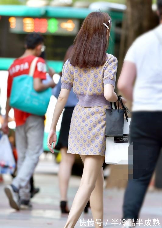 淑女裙|拥有“铅笔腿”的小姐姐,淑女裙穿出唯美感,鞋子的搭配更是亮眼!