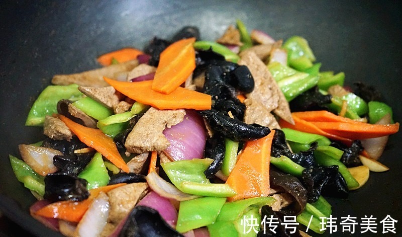 木耳|这猪肝只要烹饪的方式对了,吃起来一点也不腥,还很入味