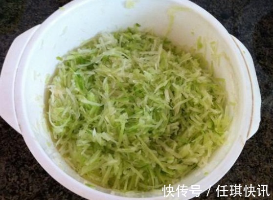 炸丸子|做萝卜丸子,别光加面粉,多加一样,丸子更酥脆,教你正确做法