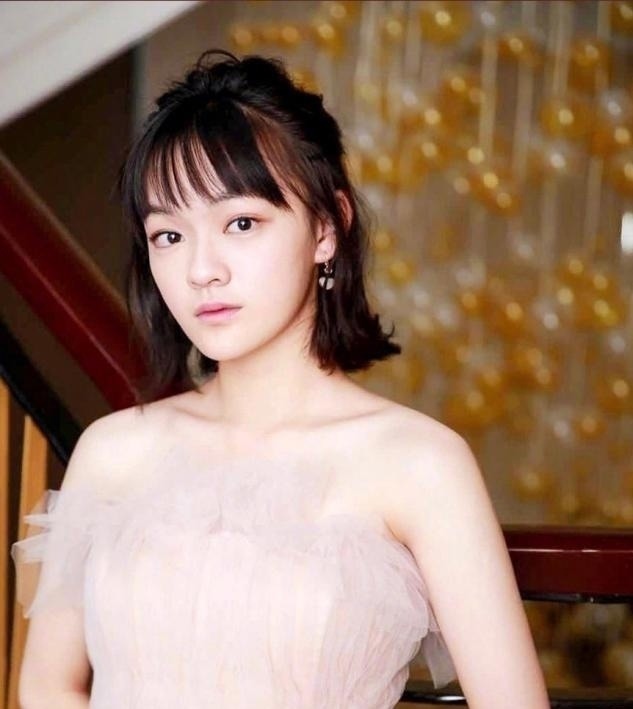 马尾辫 别再披头散发了,今秋流行这3种“扎发发型”,简单自然易上手