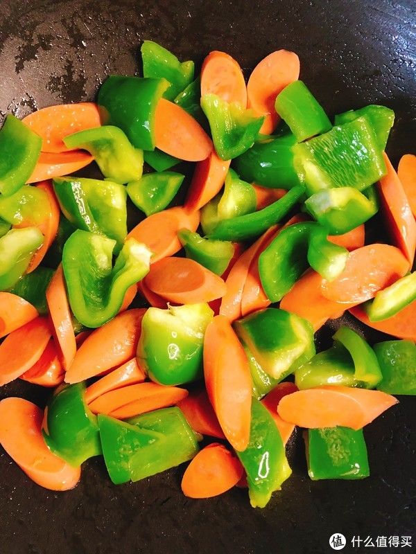 五分钟零失败！超好吃家常青椒火腿炒鸡蛋