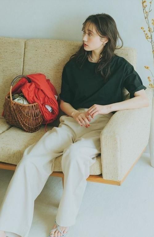 曲线感|今夏流行的“日系穿法”，这4点才是精髓，3、40岁女人穿精致减龄
