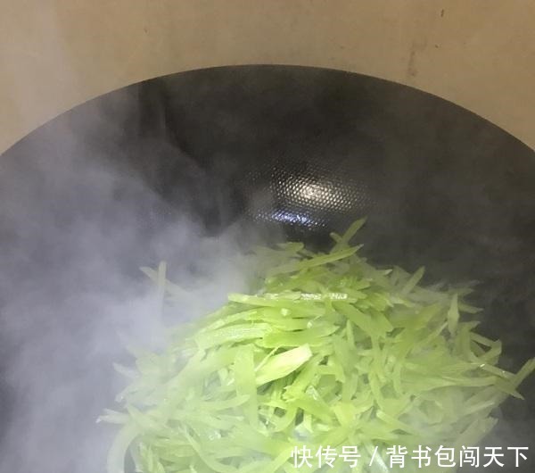 莴苣|晚上失眠不要紧,三天两头吃它,才三块一斤,吃了睡得香!