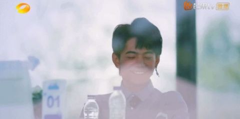 蘇有朋|中餐廳把黃曉明請來又不開撕，芒果臺轉(zhuǎn)性了？我看沒那么簡單