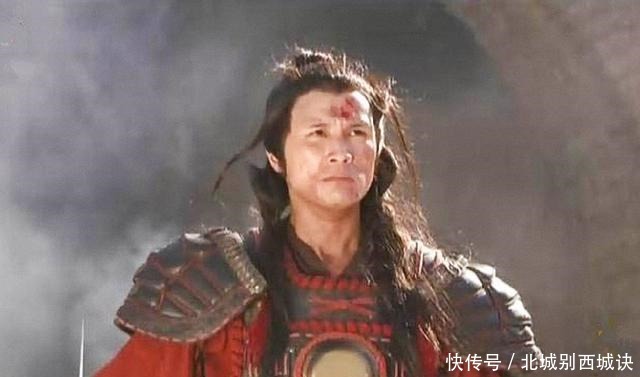 降职|蓝玉养私兵只是被降职,为何一收义子,朱元璋立刻就灭他三族