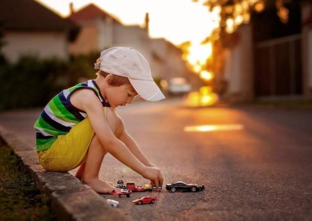 发脾气|娃四岁前五个坏习惯占全了,恰是高智商表现,盲目阻止等于坑娃