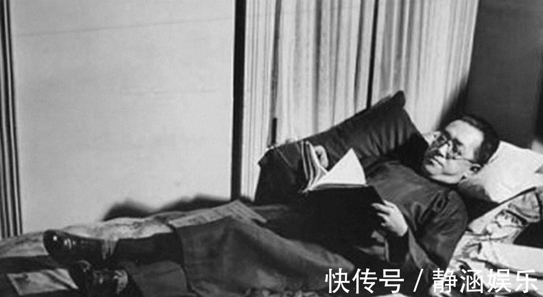 美国$1955年,35岁的张爱玲在美国遇到落魄的胡适,看到了自己后半生