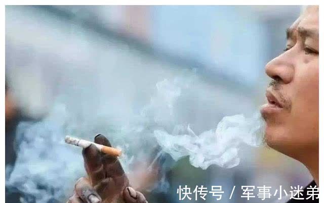 人大人|宝宝出生后,第一个抱他的不要是这“3种人”,并非是迷信