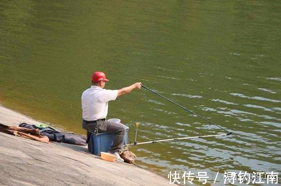 台钓时，竿稍入水多深才合适？老司机说出了其中的奥妙，别再错了