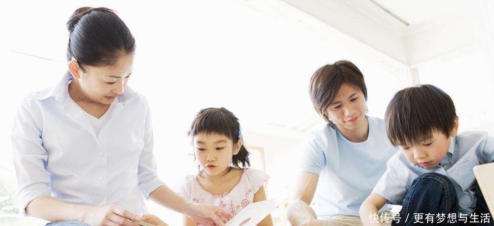 当代|当代的父母都面临着什么压力?如何与孩子平衡发展?