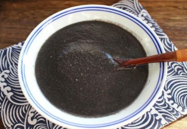 “世上只有芝麻好，可惜凡人生吃了”！黑芝麻生吃好还是熟吃好