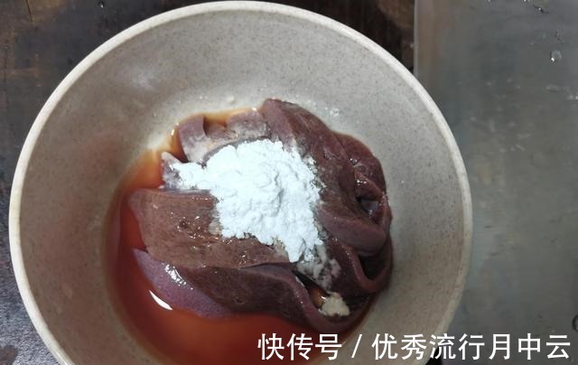 一块豆腐，两道菜，10元左右，小老百姓的小日子，就这么造！