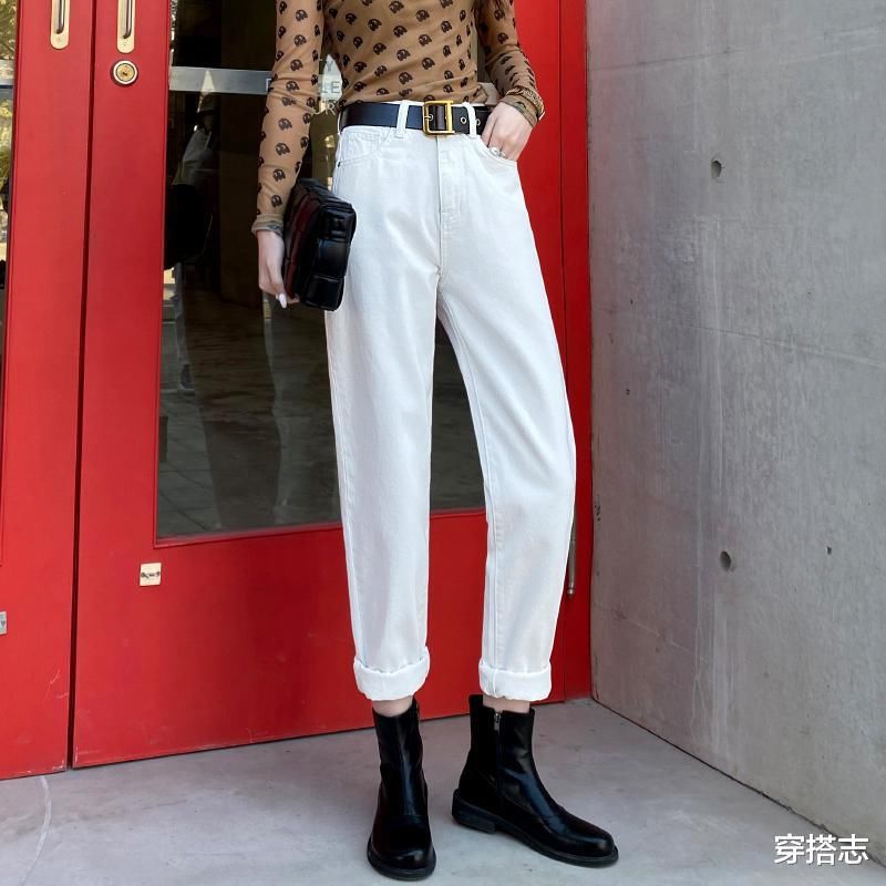 女人就不要总穿休闲裤了，学我媳妇这样穿牛仔裤，减龄又时尚