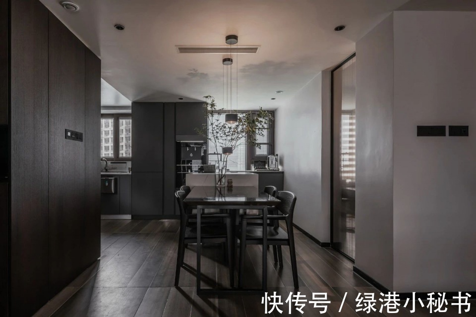 案例|装修案例欣赏：沉稳低调又富有个性的130平居家设计！