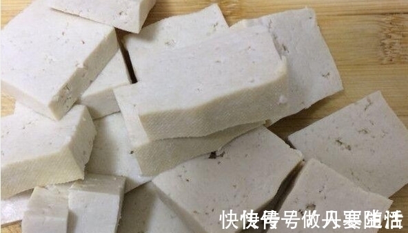 乳白色|你还在吃红豆薏米吗?老中医告诉你,祛湿“它”更好100倍!