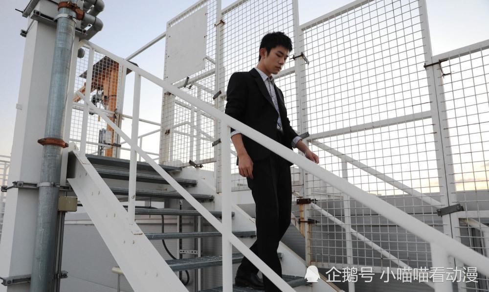 引导|易烊千玺靠着王者荣耀热度发布新歌，引导粉丝熬夜打游戏对线？