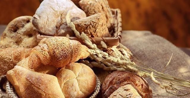 老张|3种食物是便秘“祸根”，越吃肠道越拥堵，劝你少碰