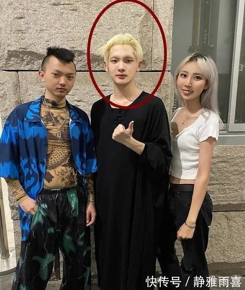 何洛洛|上《跑男》不讓染發(fā),注意周震南咋掩蓋金發(fā)的掉水里一瞬笑翻了