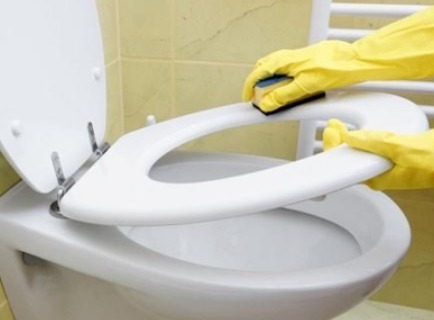 卫生间|马桶用完后,马桶圈要扶起来吗用对方法,卫生间才能干净卫生!