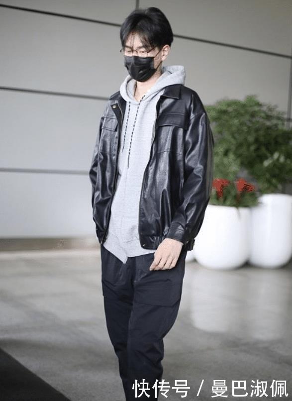 多长别人要折起来的工装裤,他却当七分裤穿