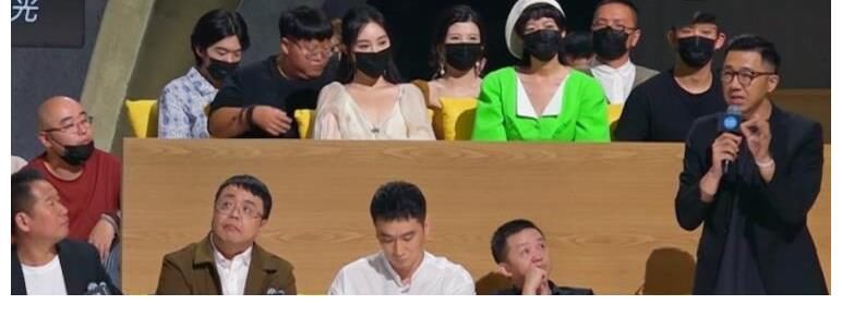 導(dǎo)演請(qǐng)指教影評(píng)人真犀利，韓雪首秀翻車，淚灑現(xiàn)場(chǎng)并非因遭狠批