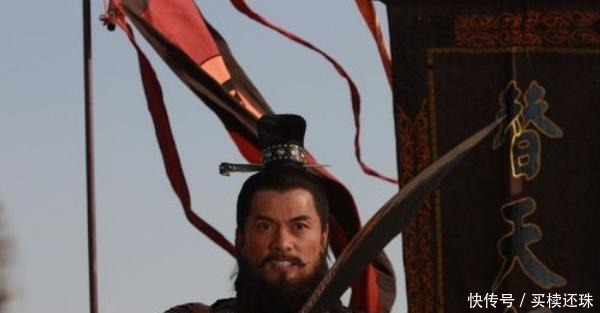 脸上|晁盖知道上了当,想掉头却已来不及,乱箭飞来正巧射在他的脸上