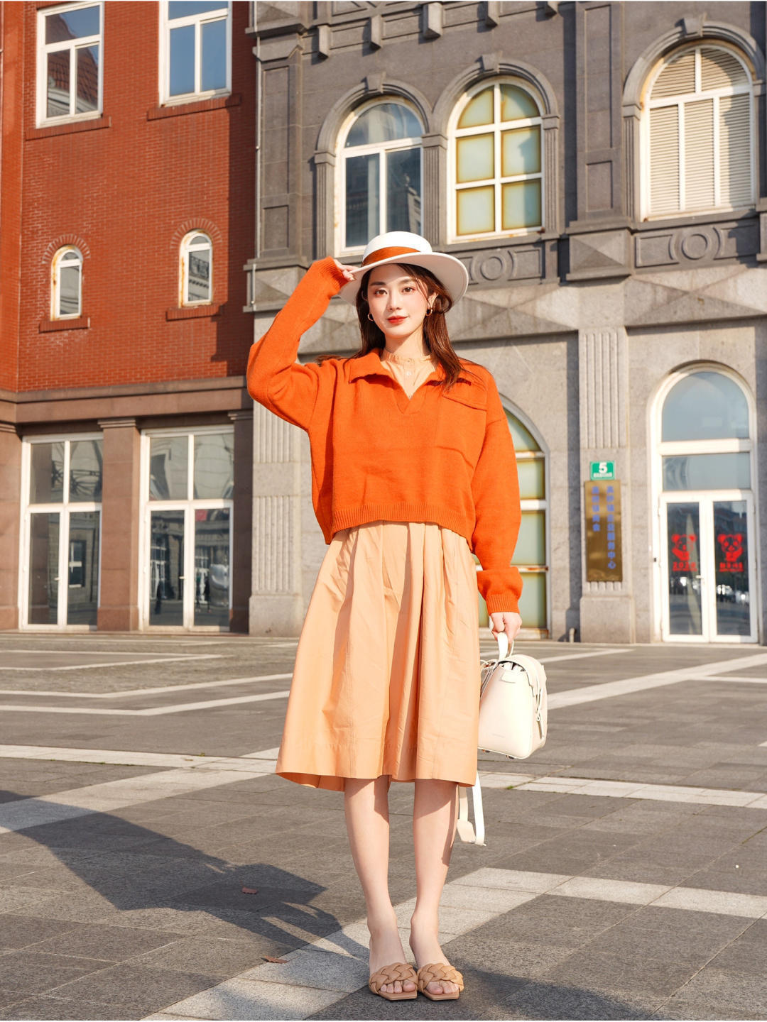 半身裙 怎么穿出毛衣的精髓?看看这些搭配造型,简约日常又显气质