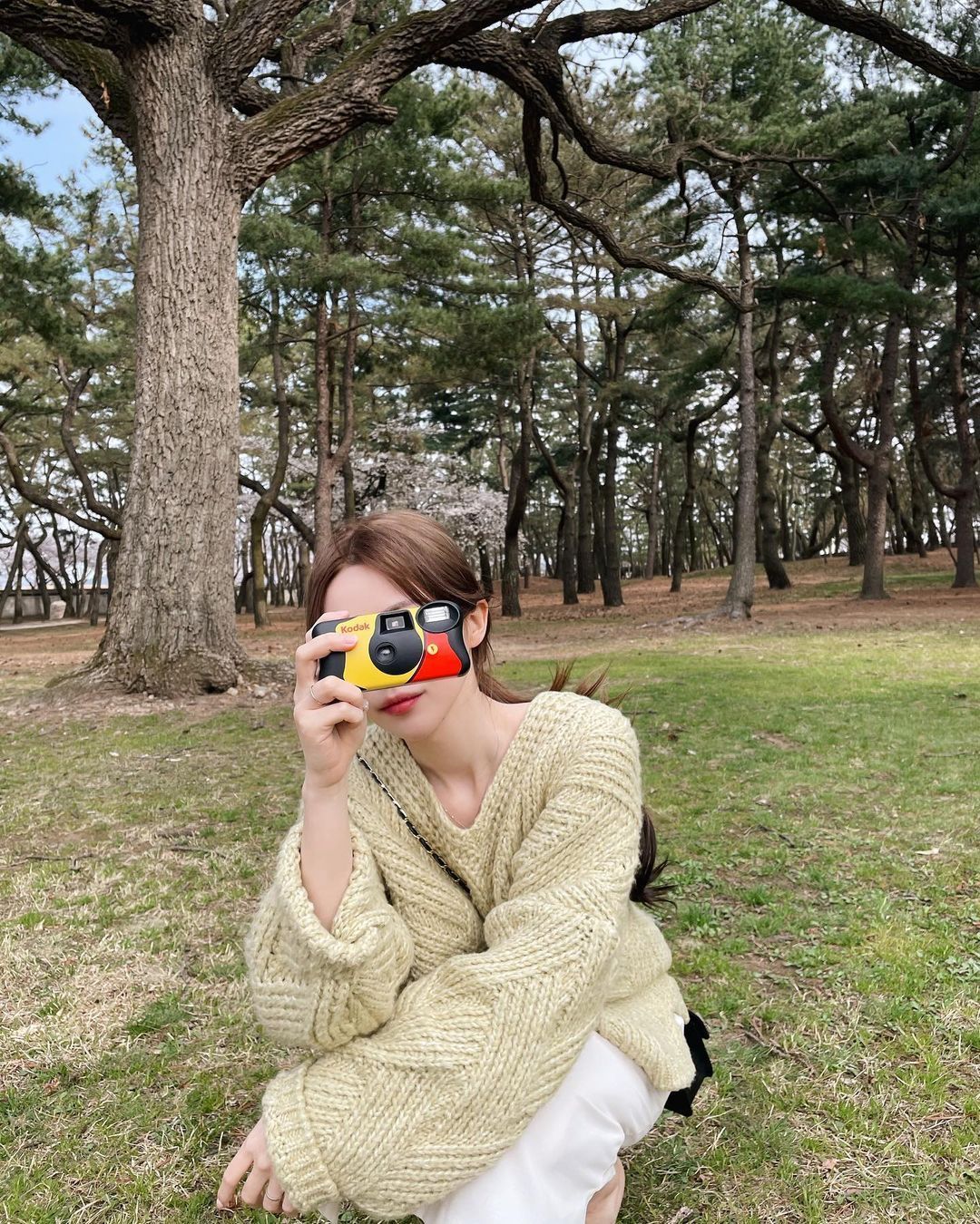 搭配|初秋女孩街拍时尚穿搭, 打扮不老气, 简约大方就很美