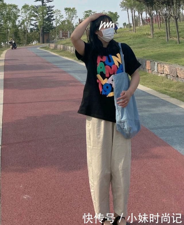 小脚裤|穿对裤子很重要,穿上合适的裤子,可以把腿型修饰得更加完美