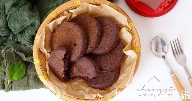 红枣|天冷，45岁老阿姨迷上了这早餐，1周吃3次，别看黑乎乎，特营养