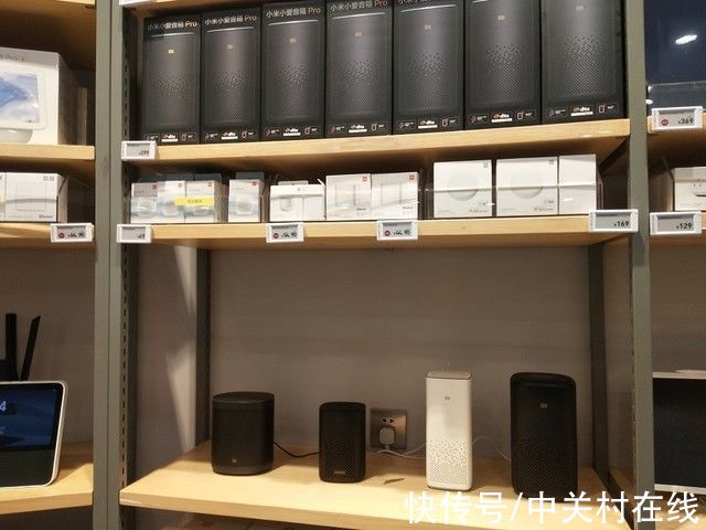 w实地探访智能设备专卖店 这些产品火爆断货