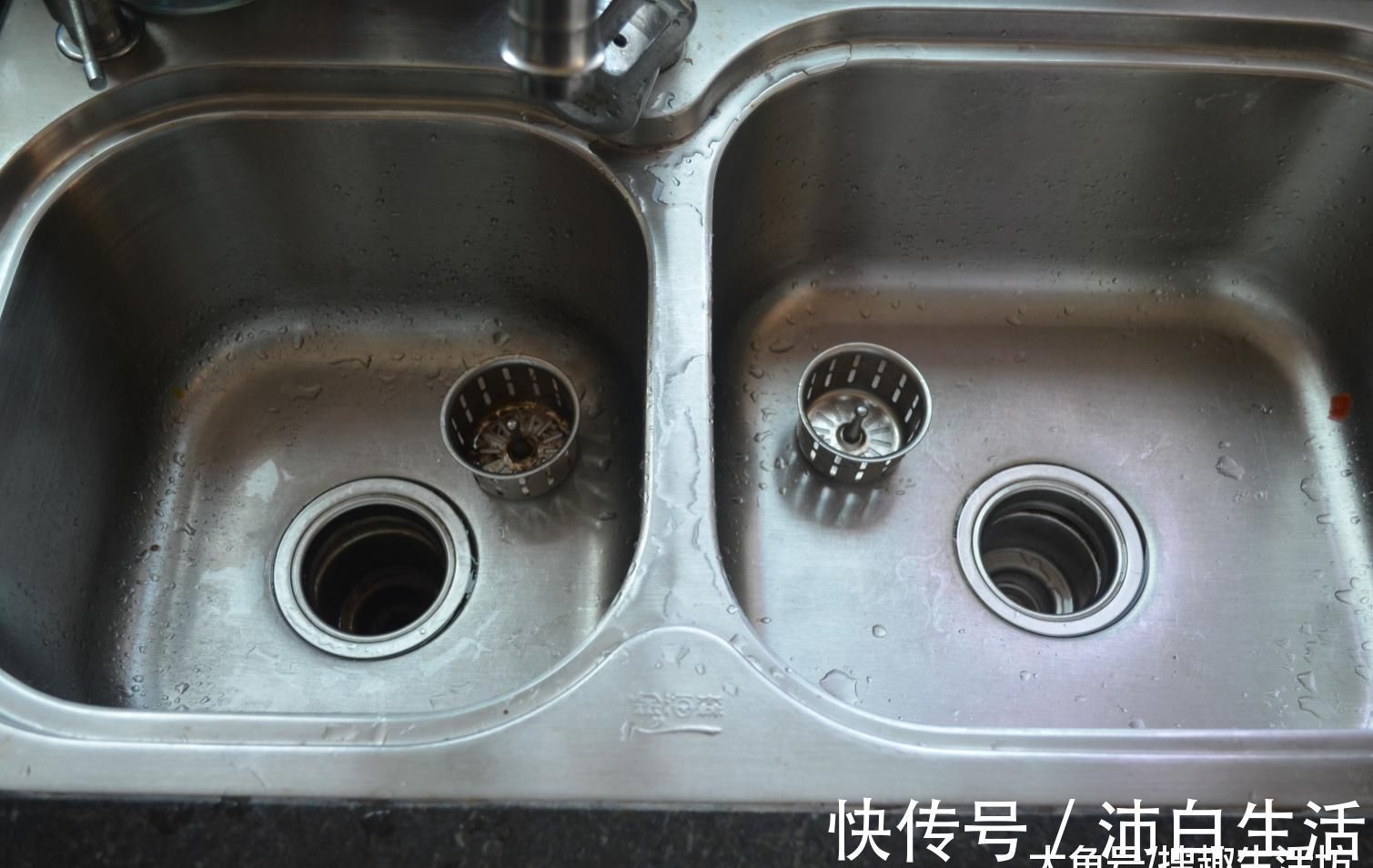 洗碗槽的排水口又脏又臭难清洗 用这个方法能帮你解决, 省钱又实用