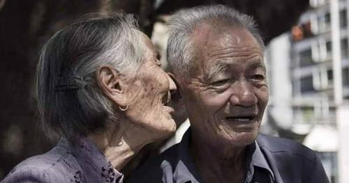 抽烟喝酒|人到中年要开始为长寿谋划,戒掉这3件傻事,哪怕是一件也是成功