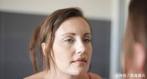 不良习惯让女性提前衰老,熬夜不是最明显,第1种很多人喜欢做