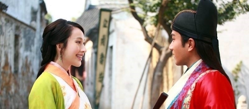 绝世#绝世好对,上联“青梅竹马今何在?”,下联对得太精妙