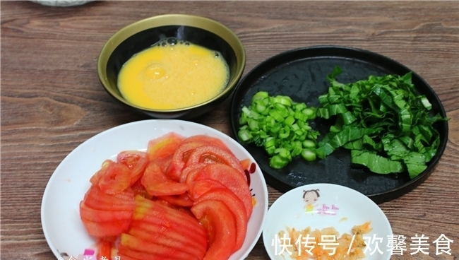 面疙瘩|此款早餐很简单，好吃易消化，不需揉面，拌一拌，煮一煮就搞定